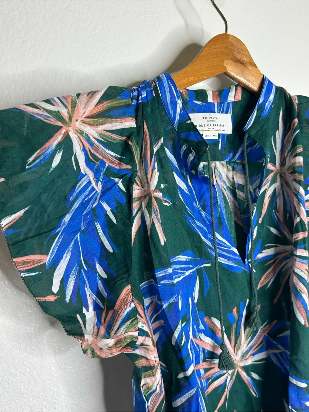 NWT Trovata Birds of Paradis Cotton Ramie Short Sleeve Lightweight Blouse Top